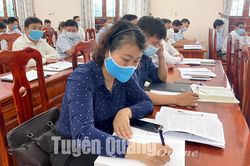 Học tập lý luận chính trị để áp dụng vào thực tế