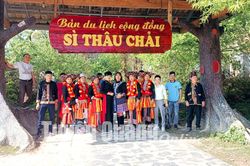 Hơn 50 người học tập kinh nghiệm làm du lịch tại Lai Châu