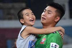 Văn Toản trở lại sau 3 tháng điều trị chấn thương