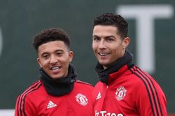 Ronaldo trở lại MU giữa tâm điểm ồn ào