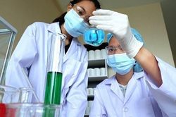 Tuyển sinh ngành Y không có môn Sinh học: Đổi mới có vì người học?