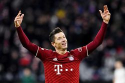 Lewandowski lập kỷ lục ở Champions League