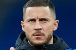 Chuyển nhượng cầu thủ: Barca tiếp xúc Mazraoui; MU đánh giá cao Antony; Newcastle 'giải cứu' Hazard