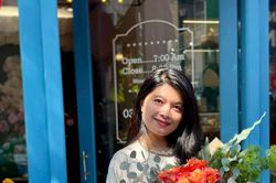 Nhan sắc cuốn hút của cựu BTV thời sự Diệp Anh