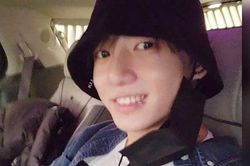 Jungkook BTS lại 'gây bão' với ảnh selfie mới khuyên môi lấp lánh