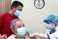 Nhóm người nguy cơ cao có thể ngăn ngừa Covid-19 chỉ sau vài giờ