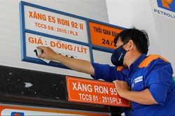 Dự báo giá xăng lên 30.000 đồng/lít: Khó chồng khó