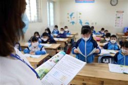 Từ đại dịch tới bệnh đặc hữu: Việt Nam sống chung an toàn với COVID-19