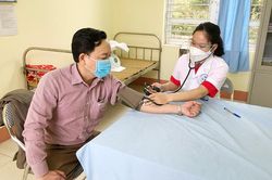 Hơn 6.300 ca mắc COVID-19 mới