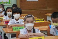 TP.HCM: Số trẻ mắc COVID-19 tăng, chuyên gia nói gì về việc tiêm vaccine cho trẻ từ 5-11 tuổi?