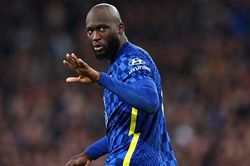 Chelsea bị đóng băng tài khoản ngân hàng