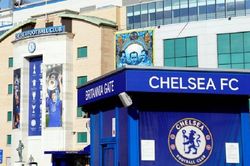 CLB Chelsea bị 'đóng băng' tài khoản ngân hàng