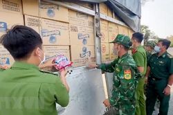 An Giang: Liên tiếp thu lượng lớn hàng, vật tư y tế không rõ nguồn gốc