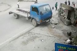 Clip: Mua cám cho gà, cụ ông 70 tuổi bị máy múc đè tử vong