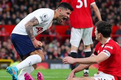 Trung vệ Tottenham bị chỉ trích vì chế giễu Maguire