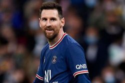 Cổ động viên PSG la ó Messi, Neymar