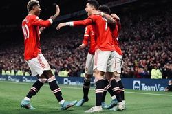 MU 3-2 Tottenham: Đôi vai Ronaldo và hy vọng Top 4