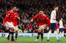 Ronaldo lập hat-trick giúp Man Utd đánh bại Tottenham