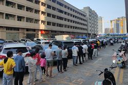 Trung Quốc dồn nỗ lực ngăn chặn đợt dịch COVID-19 mới bùng phát