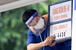 Chuyên gia VinaCapital: Giá xăng Việt Nam có thể tăng thêm 30%