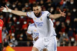 Benzema phá kỷ lục của huyền thoại Henry
