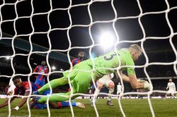 Crystal Palace 0-0 Man City: Thày trò Guardiola sảy chân trong cuộc đua vô địch