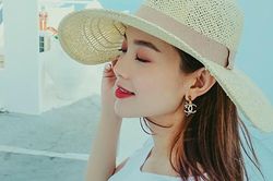 Đường tình của Minh Hằng vừa 'náo loạn' mạng xã hội với tin đính hôn