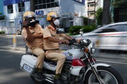 Hơn 100.000 người dân TP. HCM nhận giấy phạt nguội vì vượt đèn đỏ, chạy quá tốc độ