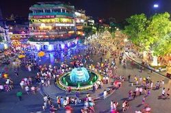 Từ 18/3, phố đi bộ quanh hồ Hoàn Kiếm hoạt động trở lại