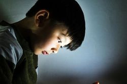 Con xem hình ảnh nhạy cảm: Đừng hét toáng lên, hãy xem lại cách dạy con
