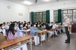 Linh hoạt trong tổ chức, nhân lực, bảo đảm chất lượng dạy và học