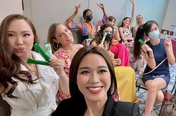 Đỗ Thị Hà tặng thạch rau má cho thí sinh Miss World 2021