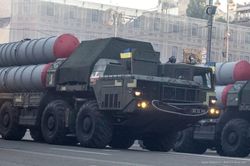 Bộ Ngoại giao Mỹ tìm kiếm S-300 trên khắp thế giới để giao cho Ukraine