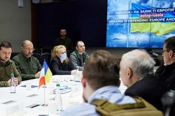 Thủ tướng 3 nước Ba Lan, Séc và Slovenia thăm Ukraine