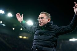 MU thua Atletico, HLV Rangnick mỉa mai trọng tài