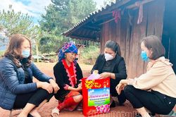 Gắn thực hiện Chỉ thị 05 với các phong trào thi đua, cuộc vận động