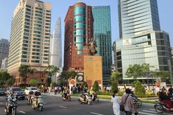Cắt băng khánh thành công viên Mê Linh và bến Bạch Đằng