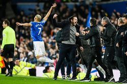 Lampard vui hết cỡ, Everton thắng nghẹt thở phút 99