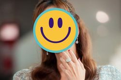 Một sao nữ Vbiz bất ngờ đi cấp cứu nửa đêm