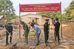 Bộ đội Biên phòng tỉnh Gia Lai xây dựng 2 nhà 'Mái ấm biên cương' cho hộ nghèo