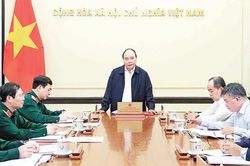 Chủ tịch Nước Nguyễn Xuân Phúc chủ trì tổng kết Nghị quyết Trung ương về Chiến lược bảo vệ Tổ quốc trong tình hình mới