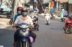 Những cuốc xe trả tiền tùy tâm của chú xe ôm tốt bụng ở Sài Gòn