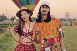 Bạn trai suy sụp sau đám tang của diễn viên 'Chiếc lá cuốn bay'