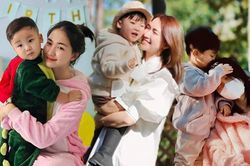 Gu thời trang đồng điệu của mẹ con Hòa Minzy