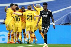 CĐV Real xấu hổ, gọi Bernabeu là 'sân tập' sau khi thua muối mặt Barca