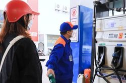 Giá xăng dầu đồng loạt giảm