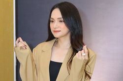 Hương Giang xuất hiện với diện mạo xinh đẹp, trẻ trung tại buổi fan meeting