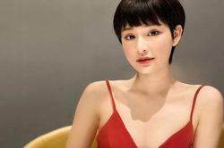 Hiền Hồ chịu khó diện đồ khoe ngực nóng bỏng như thế này, 'cánh mày râu' ai chẳng mê