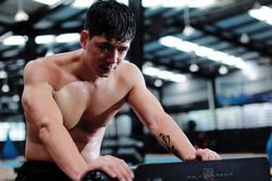 Bình Minh đến Mỹ gặp nhà sản xuất Raja quảng bá phim 'Sám hối'