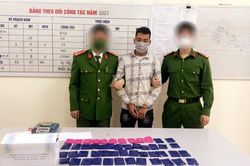 Nam thanh niên bị bắt khi 'dạo chơi' cùng 9.000 viên ma túy tổng hợp